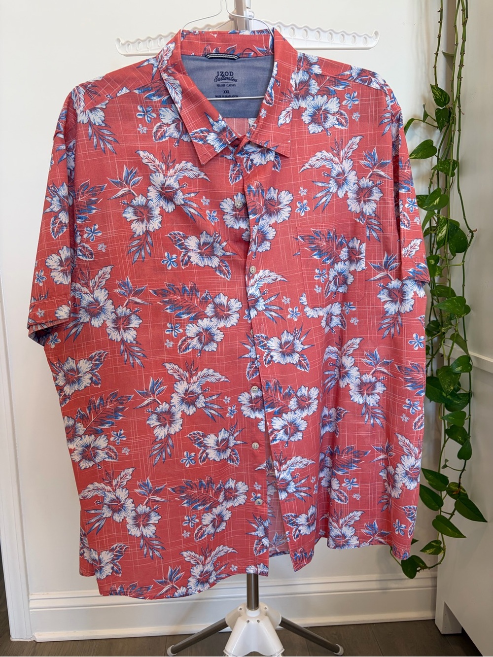 Izod Coral Red Floral Short-Sleeve Button-Down Shirt